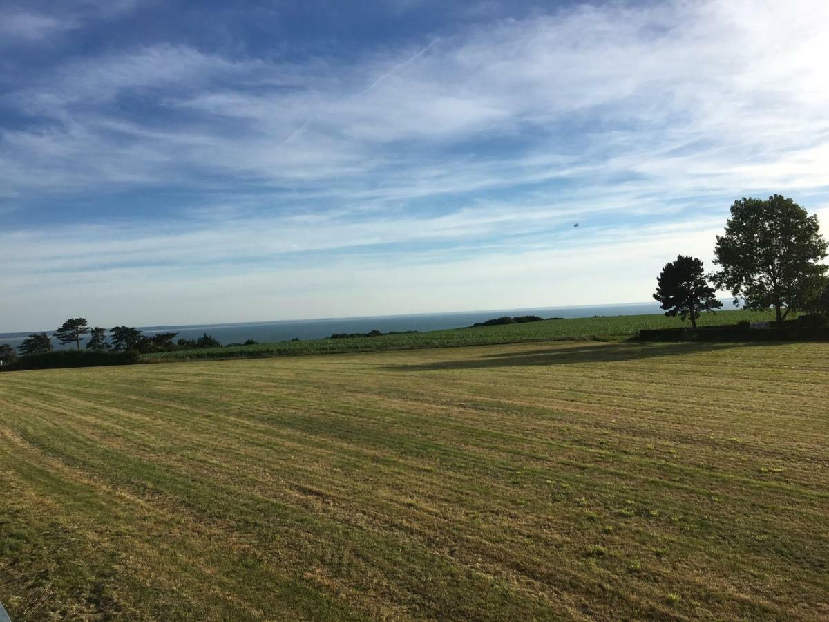 Gite Des Falaises De Champeaux Exterior photo